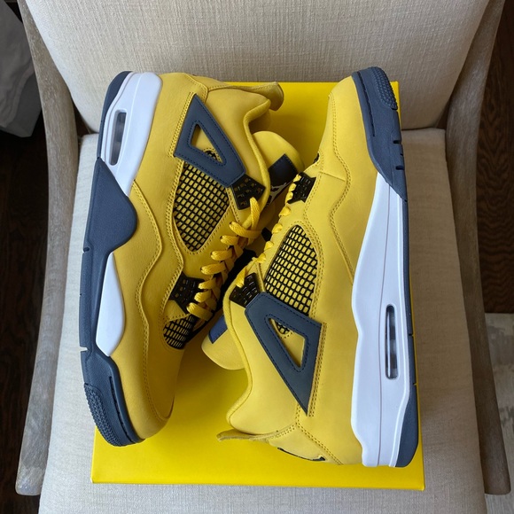 Air Jordan 4 Retro - Picture 5 of 7